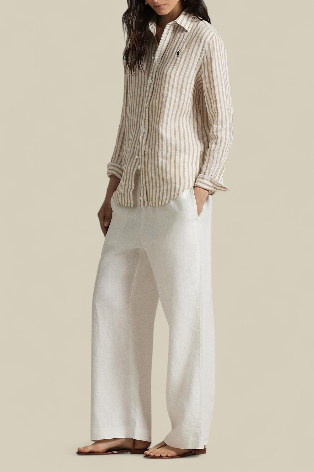 תמונת כל הלוק של חולצת כפתורים מפשתן